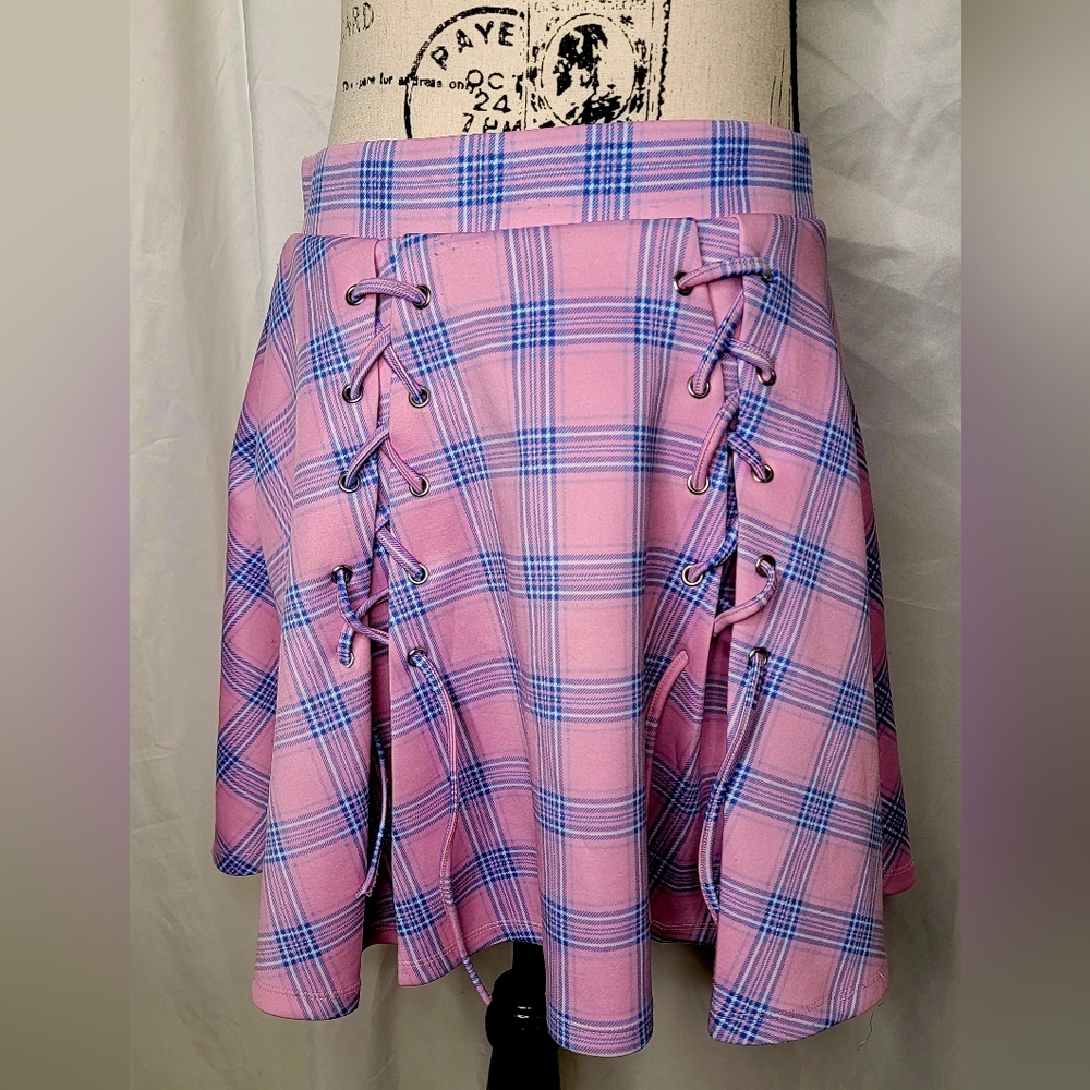 Hot Topic pink and blue plaid mini skirt size L with pockets